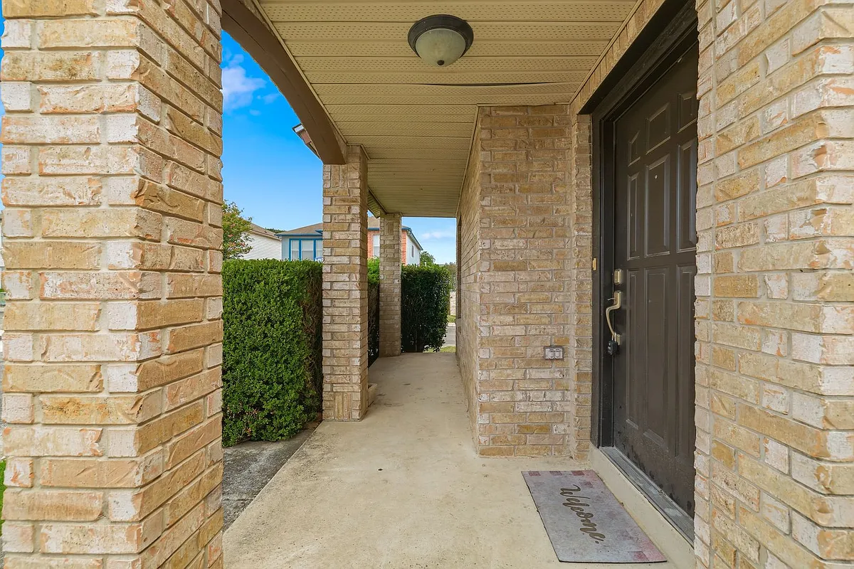 Building Photo - 5202 Kenton Stone