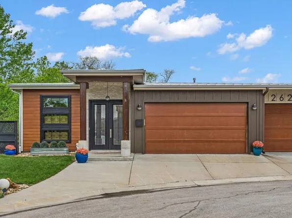 2625 Bridgewater Dr, Lawrence, KS 66046