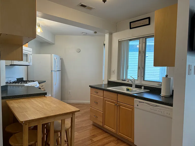 407 36th St S #3 — Photo 17