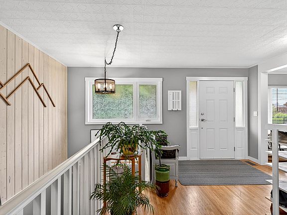 2nd image of 1775 Apple Ln