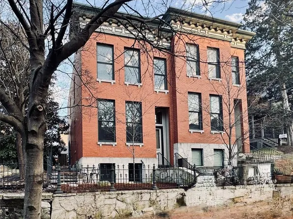 1310 Mackay Pl, Saint Louis, MO 63104