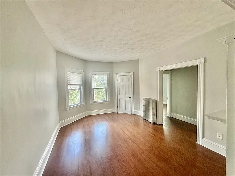 15 Gladstone St #3 — Photo 2