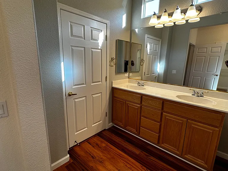 575 Quindell Way — Photo 8