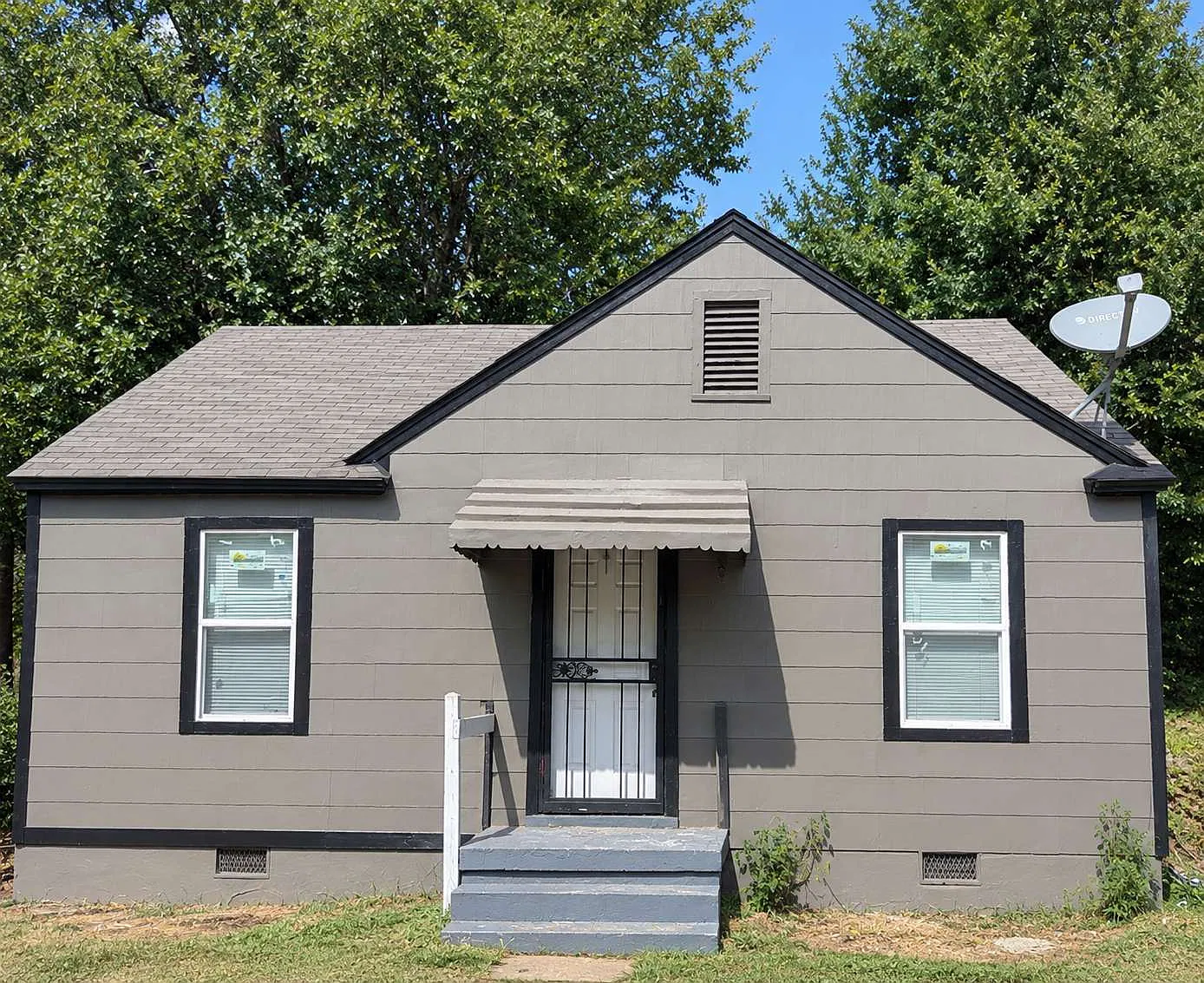 4 bed, 2.0 bath, 761 sqft, $1,200 — Photo 1