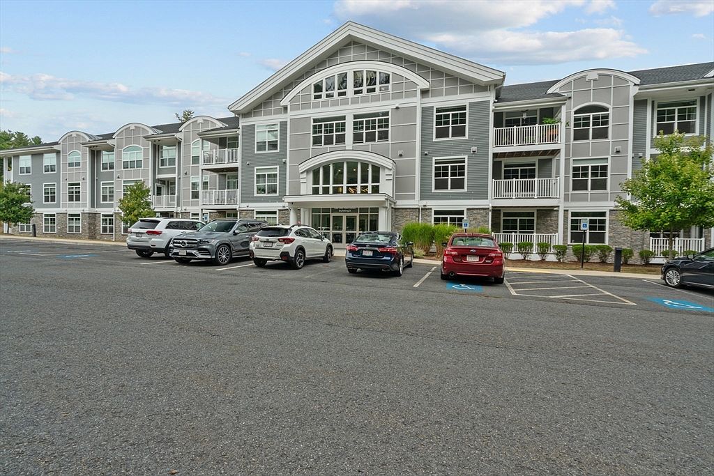 635 Old Post Rd #110