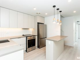 344 Lorimer St