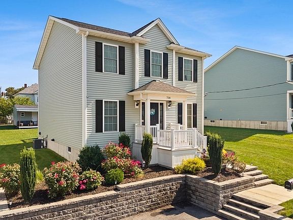 3rd image of 738 Hicks St