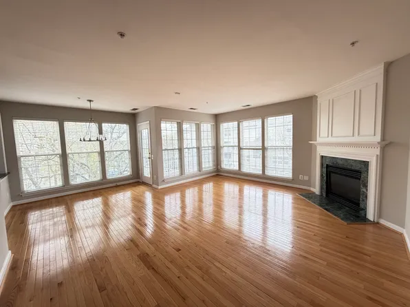 307 Prettyman Dr Unit 88, Rockville, MD 20850