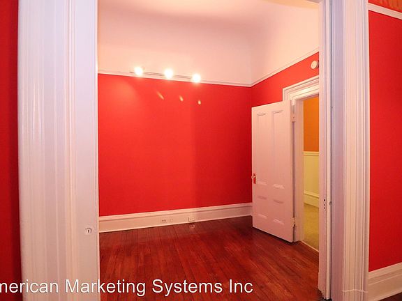 5th image of 485 Oak St