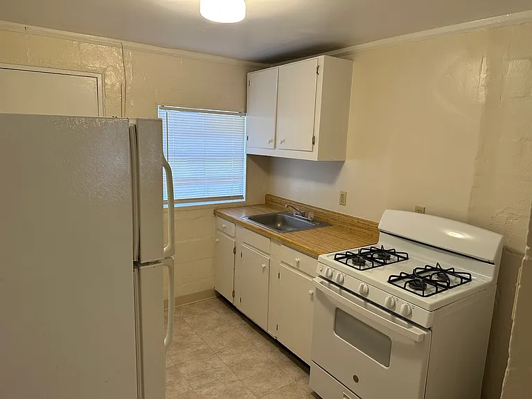 1301 N Millwood Ave #1 — Photo 2