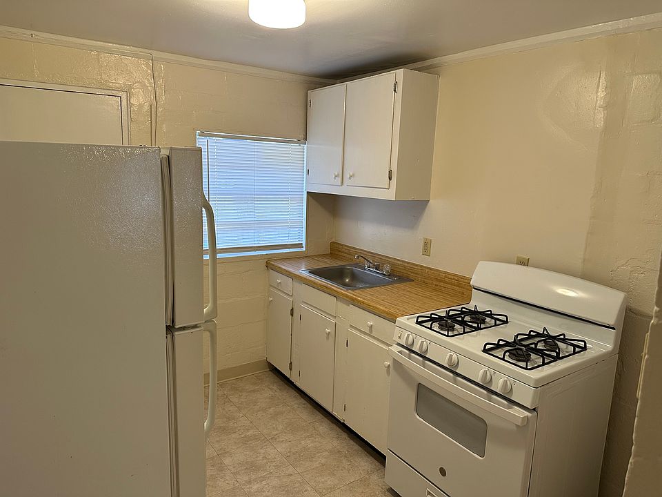 2nd image of 1301 N Millwood Ave APT 1