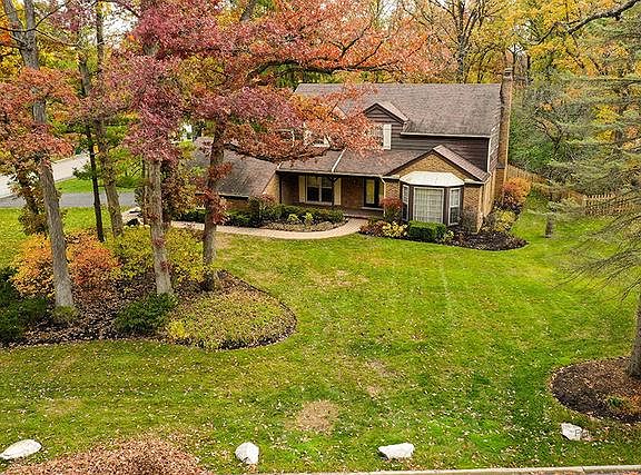 2nd image of 39 Kings Cross Dr