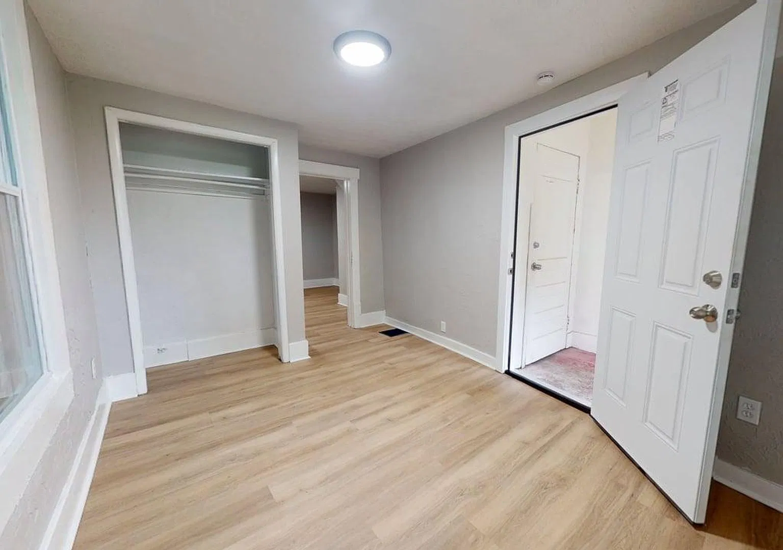 1141 McKinley Ave — Photo 4