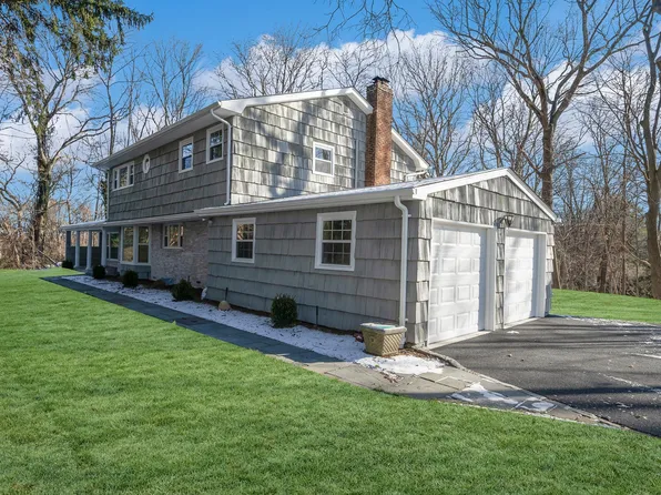 7 Cedar Grove Lane, Huntington, NY 11743