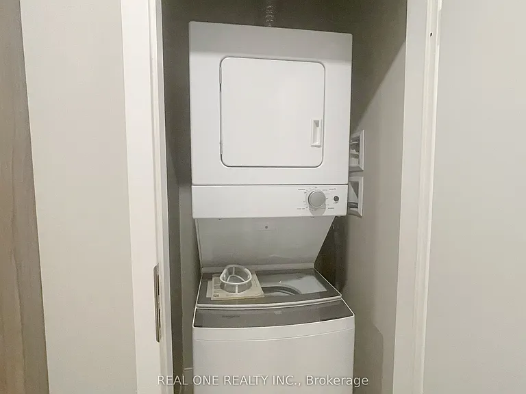 20 George St #2409 — Photo 18