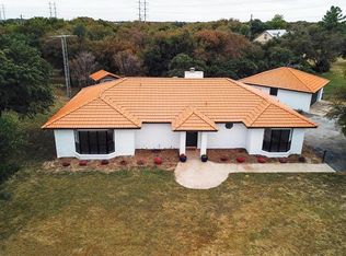 1829 Adams Ln, Azle, TX 76020