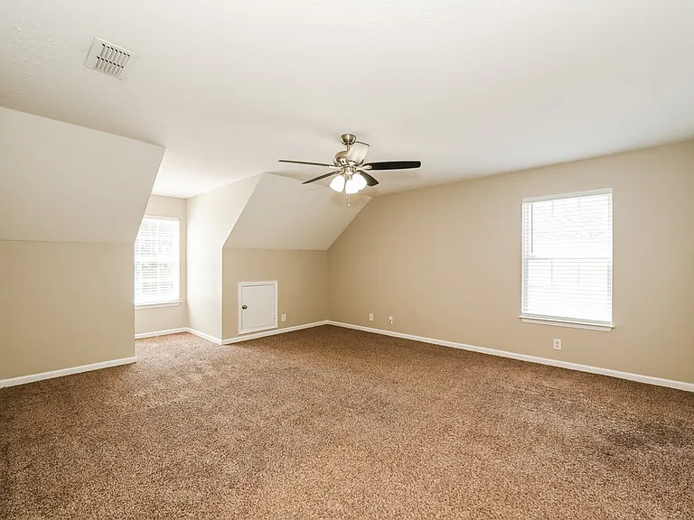 843 Kanatak Ln — Photo 13