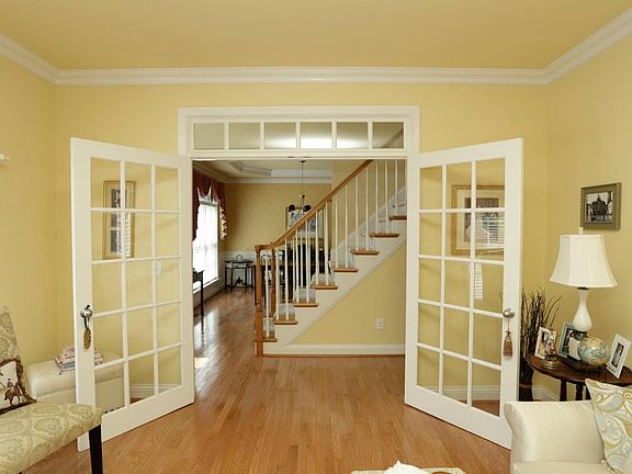 5th image of 2237 Carolina Ln