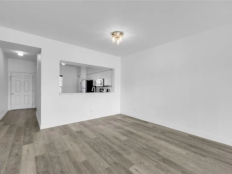 3250 Cypress Glen Way #402 — Photo 8