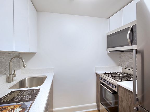 Enjoy Kitchens with Stainless Steel Appliances