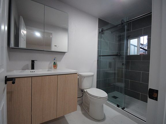 4th image of 551 Terrace Ave #2