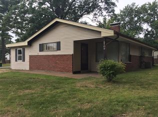 9709 Duke Dr, Saint Louis, MO 63136