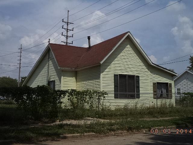 1st image of 1700 W 10th St #1704