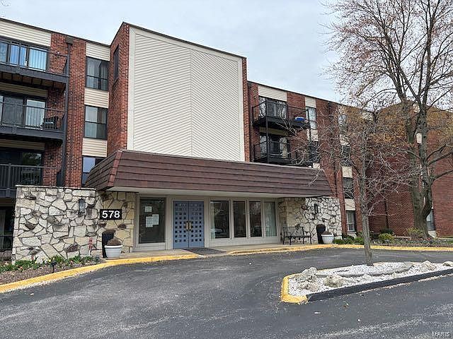 1st image of 578 Sarah Ln APT 304