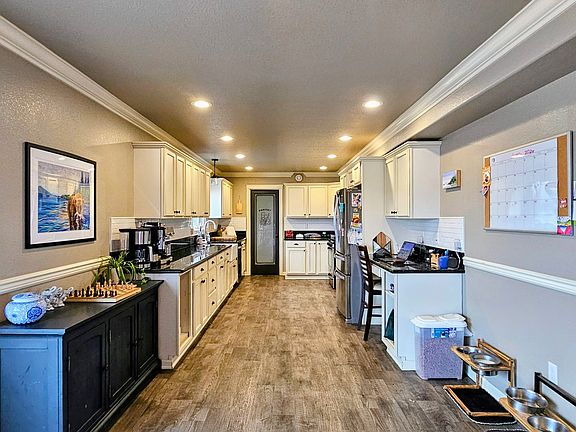 2nd image of 158 S Drover Cir