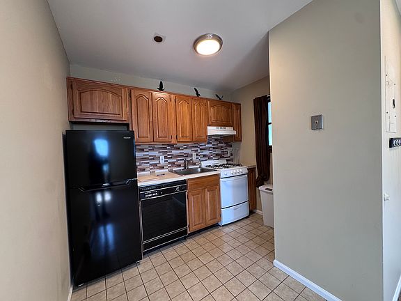 5th image of 70 N Main St #1