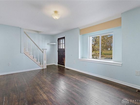 5th image of 75 Lake St