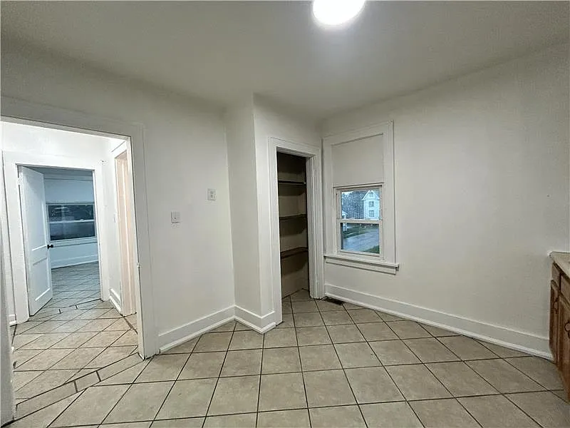 Studio, $625 — Photo 4