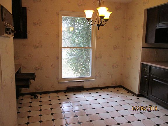 2nd image of 7190 Lynnfield Ct