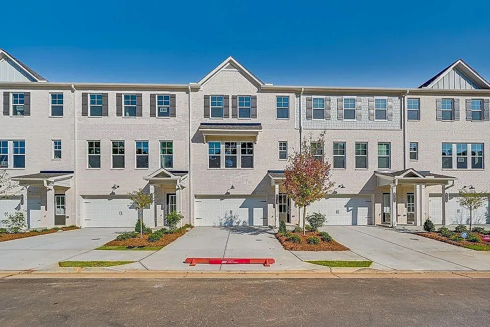 3 bed, 3.5 bath, 1967 sqft, $2,690 — Photo 1