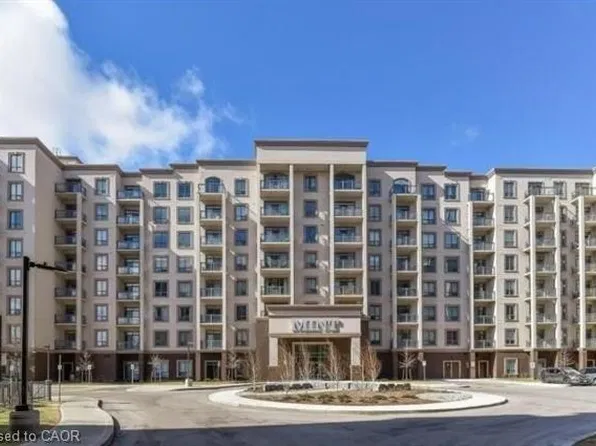 2490 Old Bronte Rd #223, Oakville, ON L6M 0Y5