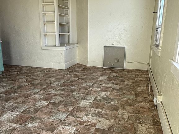 5th image of 321 S Montezuma St Unit A