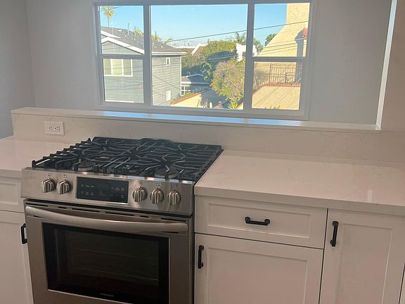4th image of 1605 1/2 Blossom Ln