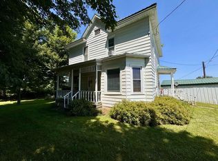 1096 Elon Dr, Waukon, IA 52172