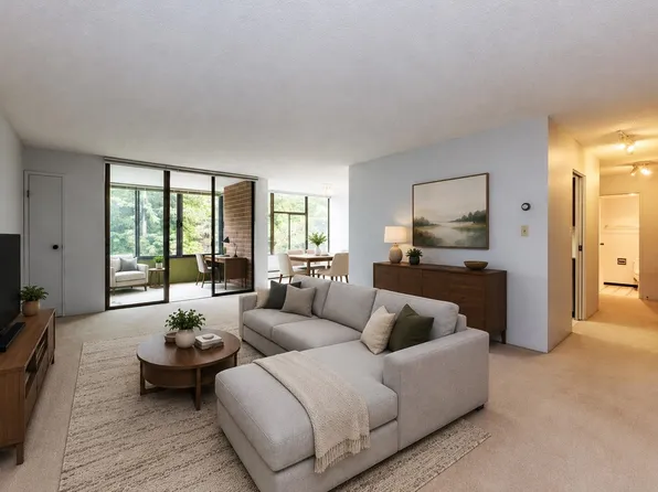 4101 Yew St #407, Vancouver, BC V6L 3B7
