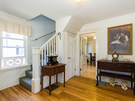2nd image of 25 Woodlawn St