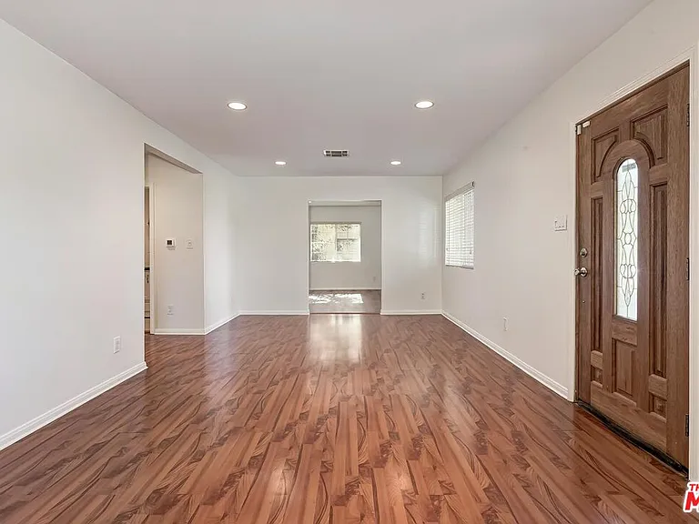 17322 Martha St — Photo 6