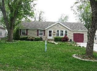 8801 W 82nd Trl, Overland Park, KS 66204