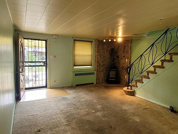 5th image of 2061 Simon St
