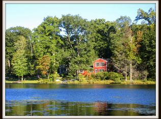 915 Plymouth Lake Dr, Newton, NJ 07860