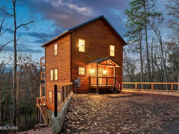 1808 Spring Hill Dr, Sevierville, TN 37876