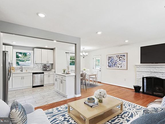 3rd image of 8305 Bernard Dr