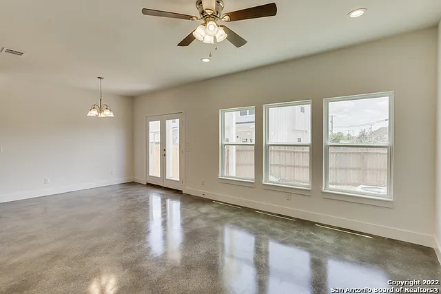 206 Topaz #1502 — Photo 17