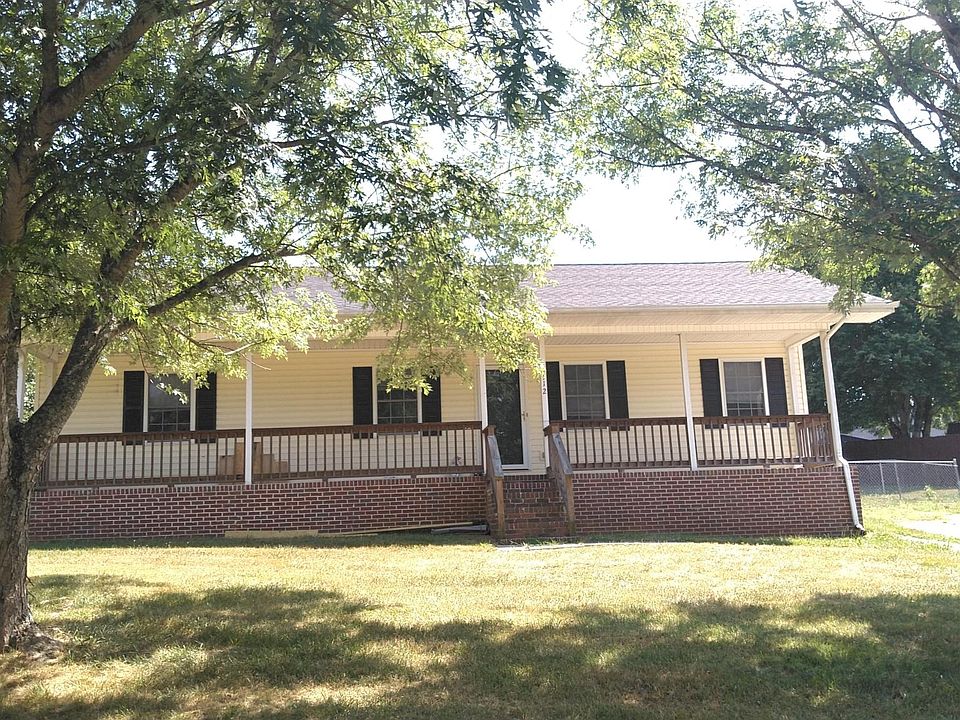 1st image of 3512 N Riveroaks Dr