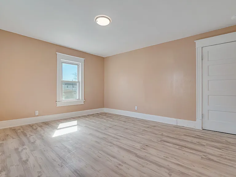 516 Hickory St — Photo 32