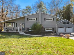 906 Valley Rd, Blue Bell, PA 19422